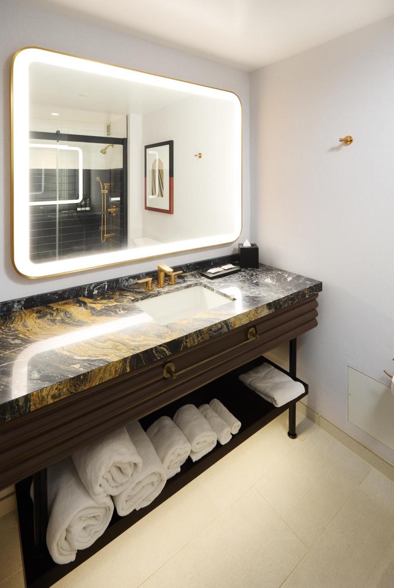 Queen Room Two Queen Beds