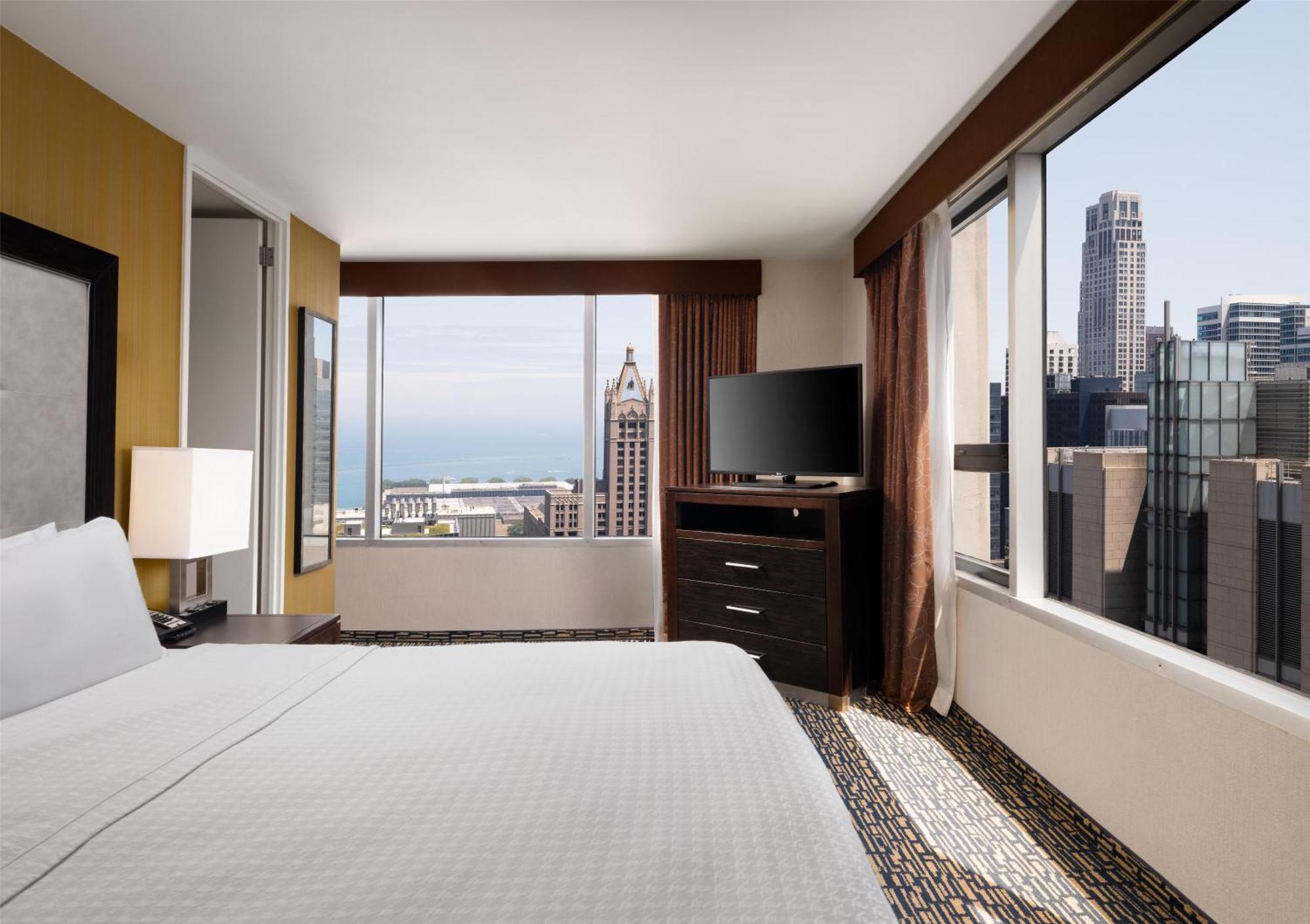 Premium King Suite City View Non-Smoking