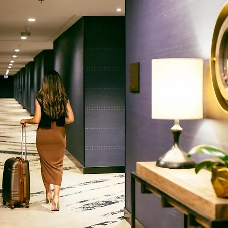 Sable At Navy Pier Chicago, Curio Collection By Hilton-2